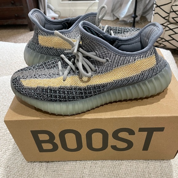 Yeezy Boost 350 Sneakers Men's size 6 ASH BLUE - Picture 1 of 5